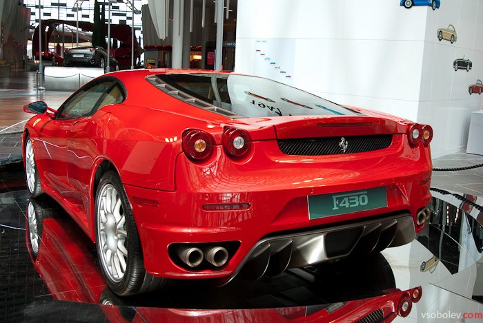 Ferrari World Абу Даби - самый крутой парк аттракционов