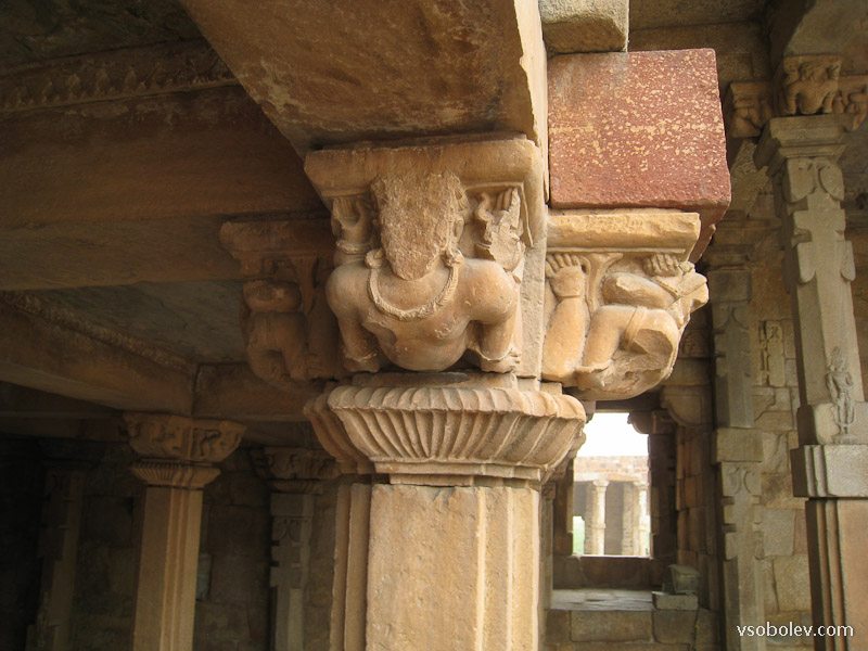 Кутуб-минар и железный столб Дели