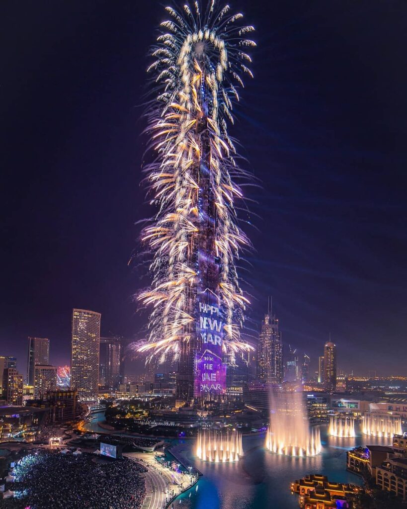 Новогодний фейерверк на Burj Khalifa
