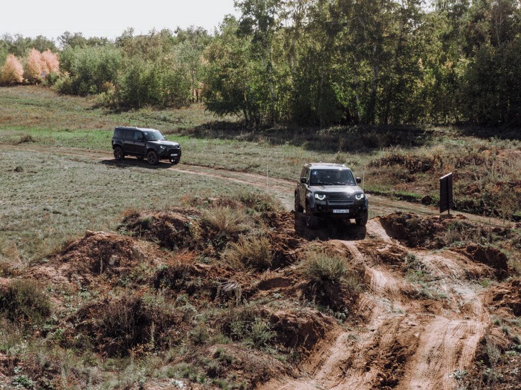Land Rover Defender - тест-драйв дюны